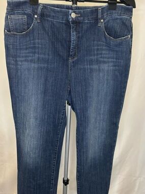 Chico's Medium Blue Cropped Ankle Jeans